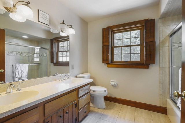 2915 Willaura COURT, Brookfield, WI 53005
