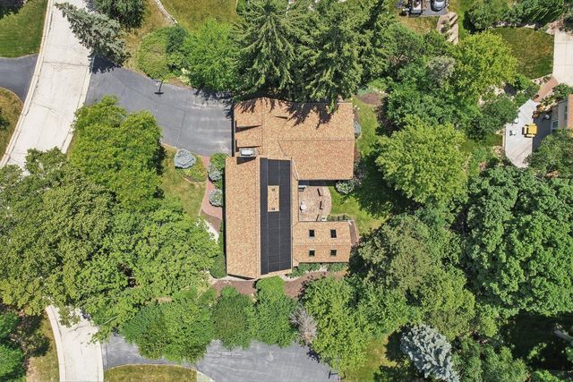 2915 Willaura COURT, Brookfield, WI 53005