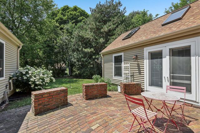 2915 Willaura COURT, Brookfield, WI 53005