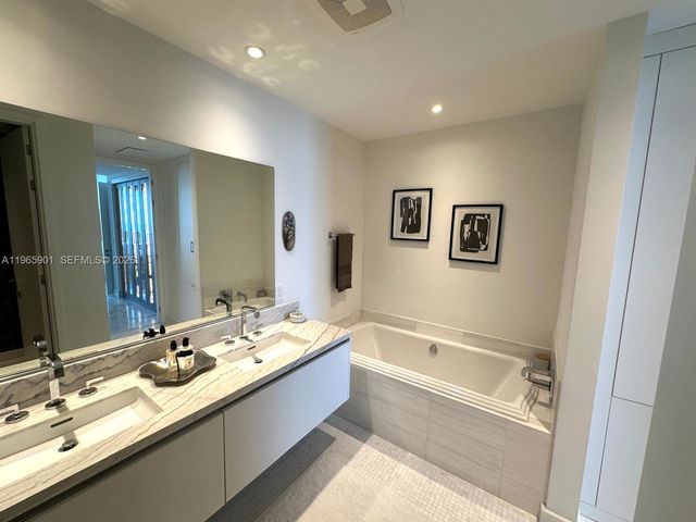 700 NE 26th Ter 5401, Miami, FL 33137