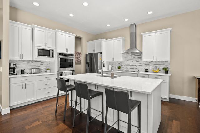 9157 Highland View Drive, Oshtemo Twp, MI 49009