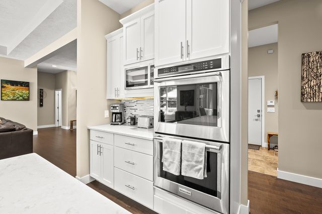 9157 Highland View Drive, Oshtemo Twp, MI 49009
