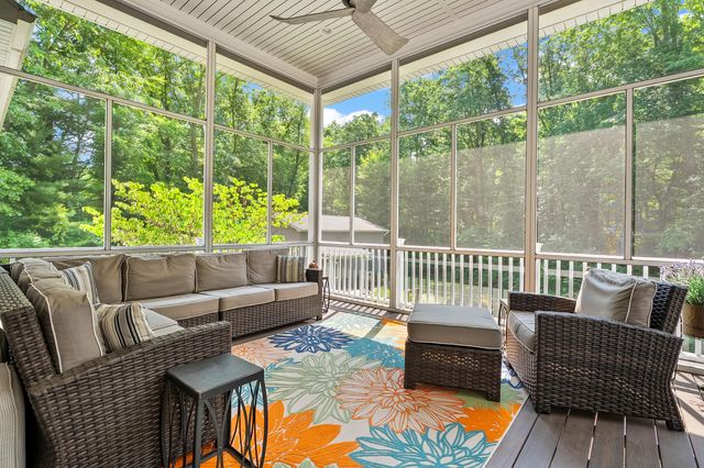 9157 Highland View Drive, Oshtemo Twp, MI 49009
