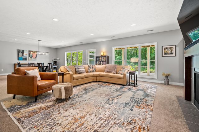 9157 Highland View Drive, Oshtemo Twp, MI 49009