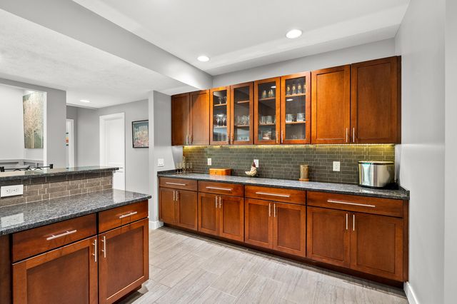 9157 Highland View Drive, Oshtemo Twp, MI 49009