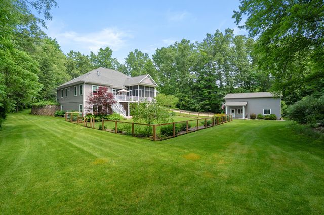 9157 Highland View Drive, Oshtemo Twp, MI 49009