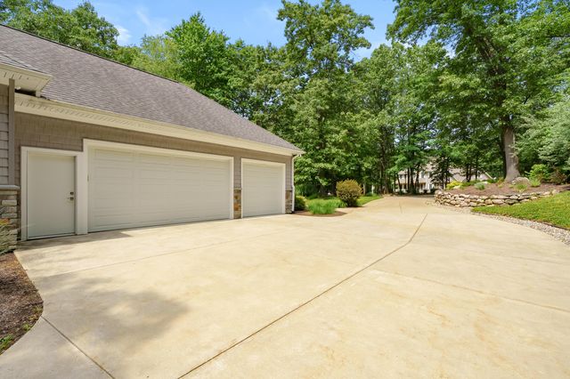 9157 Highland View Drive, Oshtemo Twp, MI 49009