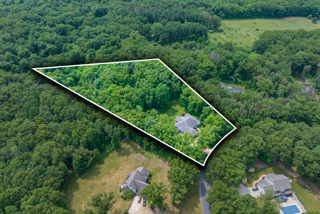 9157 Highland View Drive, Oshtemo Twp, MI 49009
