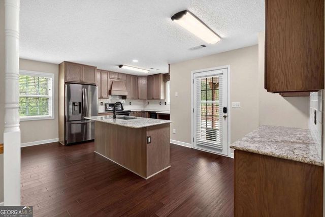 185 Lowell Drive, Sharpsburg, GA 30277