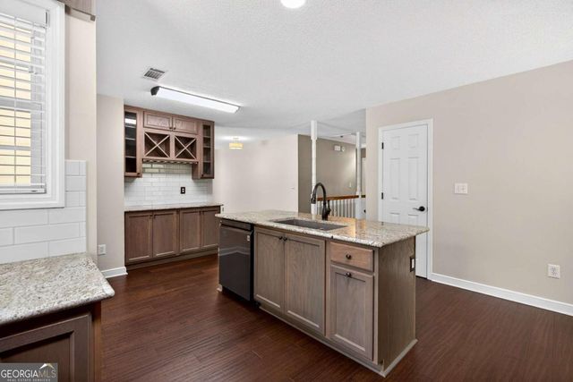 185 Lowell Drive, Sharpsburg, GA 30277