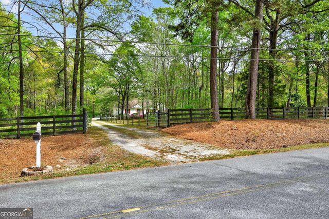 185 Lowell Drive, Sharpsburg, GA 30277