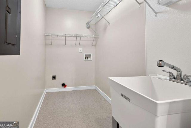 185 Lowell Drive, Sharpsburg, GA 30277