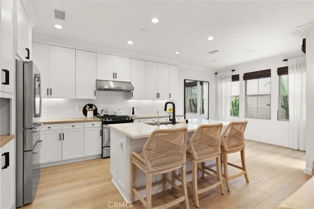 112 Gemstone, Irvine, CA 92620