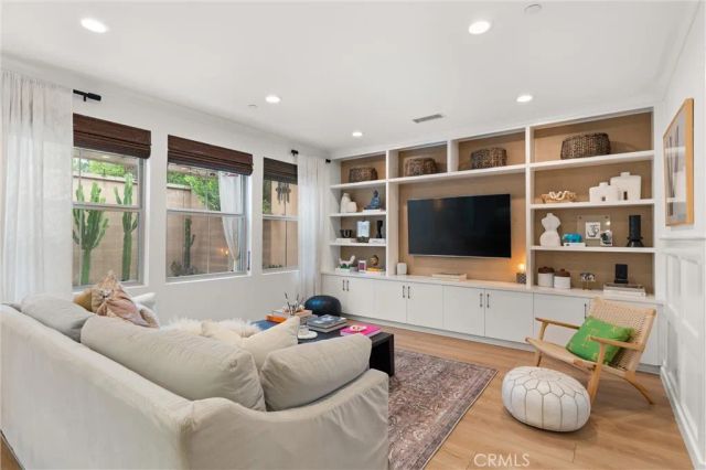 112 Gemstone, Irvine, CA 92620