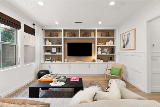 112 Gemstone, Irvine, CA 92620