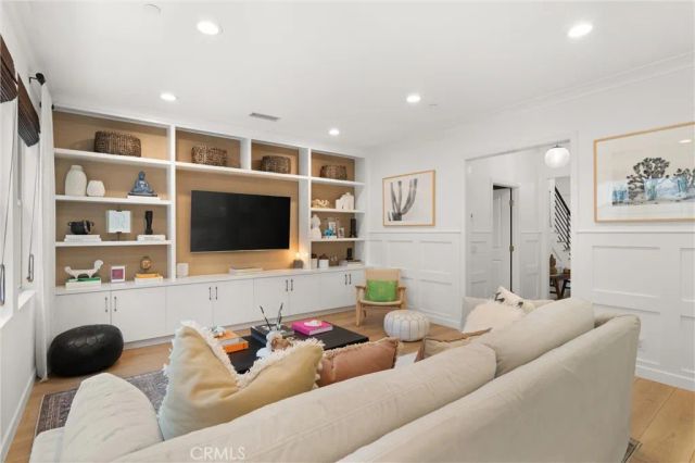 112 Gemstone, Irvine, CA 92620