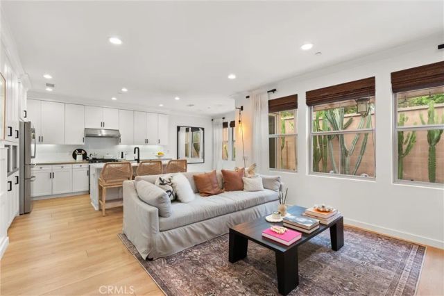 112 Gemstone, Irvine, CA 92620