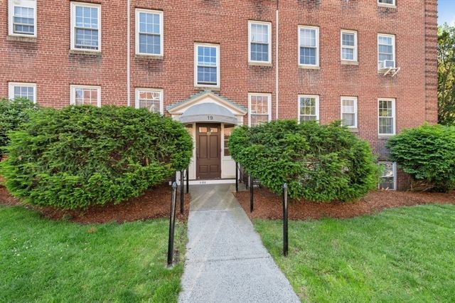 19 Englewood Ave 2, Brookline, MA 02445