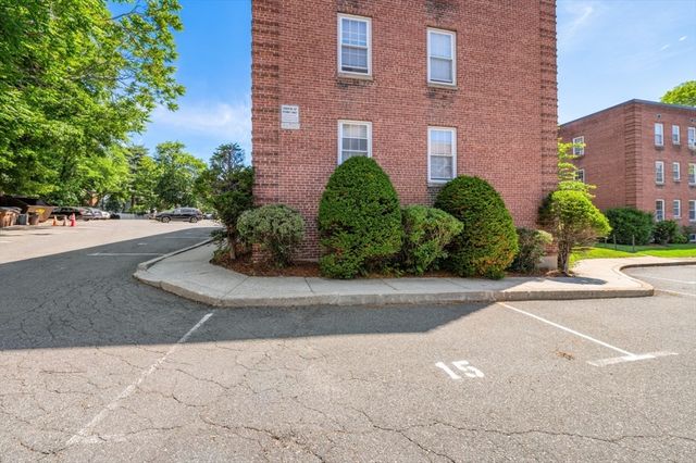 19 Englewood Ave 2, Brookline, MA 02445
