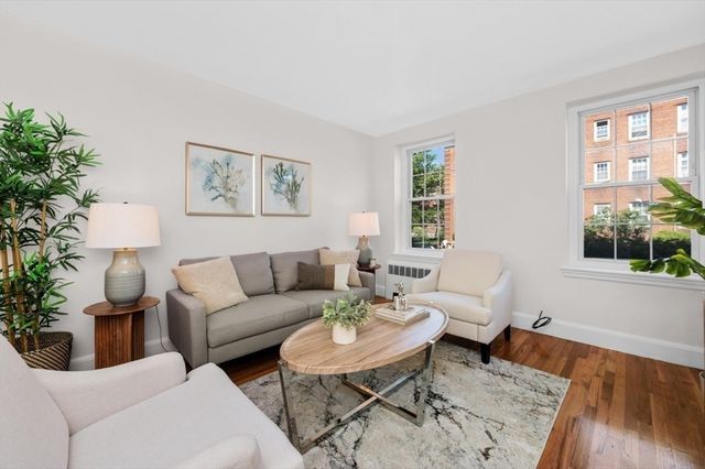 19 Englewood Ave 2, Brookline, MA 02445