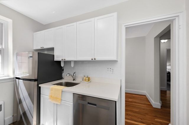 19 Englewood Ave 2, Brookline, MA 02445