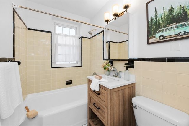 19 Englewood Ave 2, Brookline, MA 02445