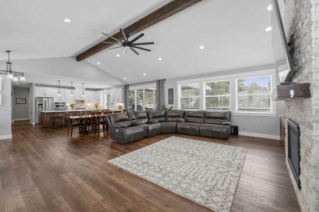 9536 Kestrel Road, Klamath Falls, OR 97601