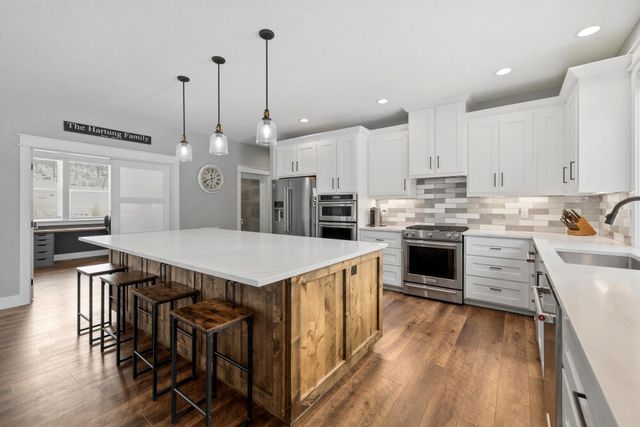 9536 Kestrel Road, Klamath Falls, OR 97601