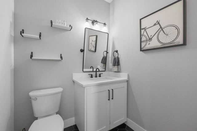 9536 Kestrel Road, Klamath Falls, OR 97601