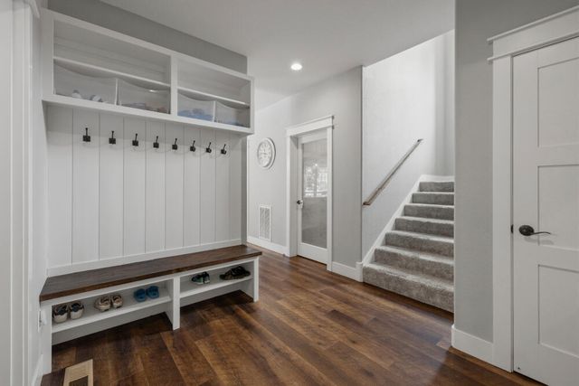 9536 Kestrel Road, Klamath Falls, OR 97601