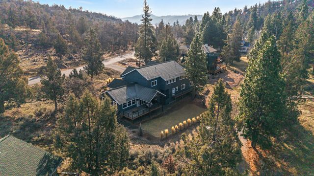9536 Kestrel Road, Klamath Falls, OR 97601