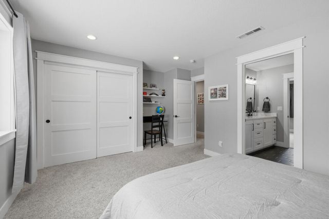 9536 Kestrel Road, Klamath Falls, OR 97601