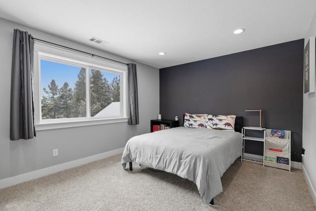 9536 Kestrel Road, Klamath Falls, OR 97601