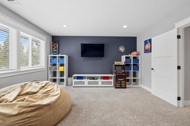 9536 Kestrel Road, Klamath Falls, OR 97601