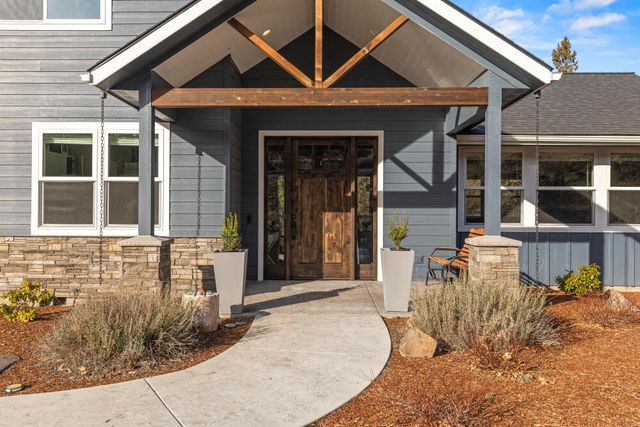 9536 Kestrel Road, Klamath Falls, OR 97601