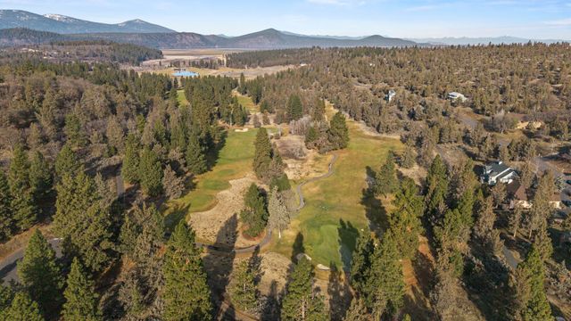 9536 Kestrel Road, Klamath Falls, OR 97601