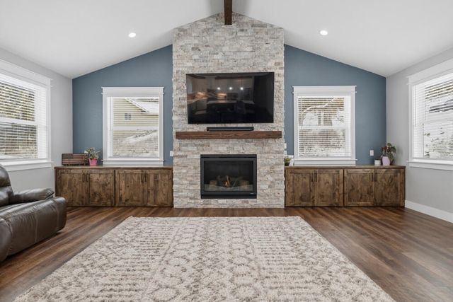 9536 Kestrel Road, Klamath Falls, OR 97601