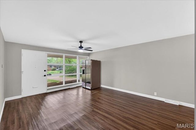 10412 Hallwood Drive, St Louis, MO 63136