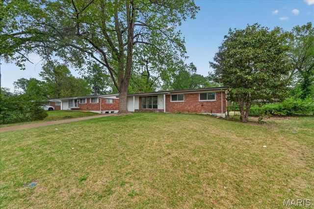 10412 Hallwood Drive, St Louis, MO 63136