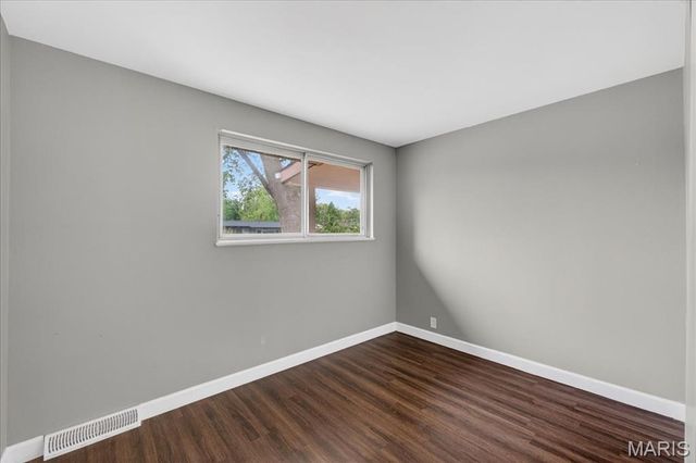 10412 Hallwood Drive, St Louis, MO 63136