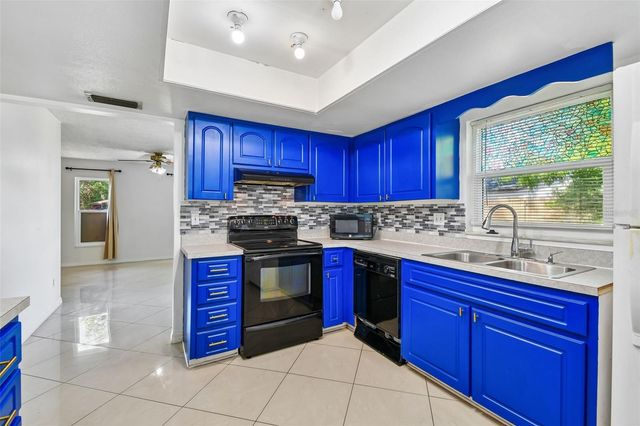 13635 BERKSHIRE COURT, Grand Island, FL 32735