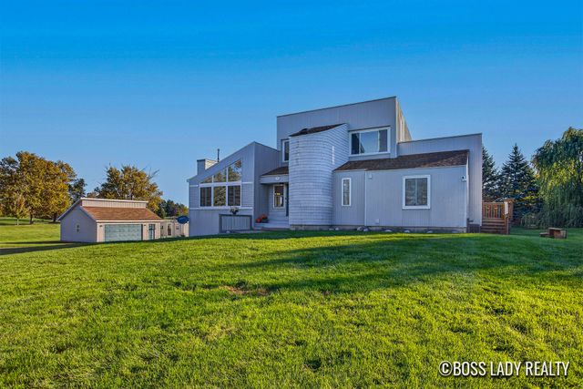 7330 Kalamazoo Avenue SE, Caledonia, MI 49316