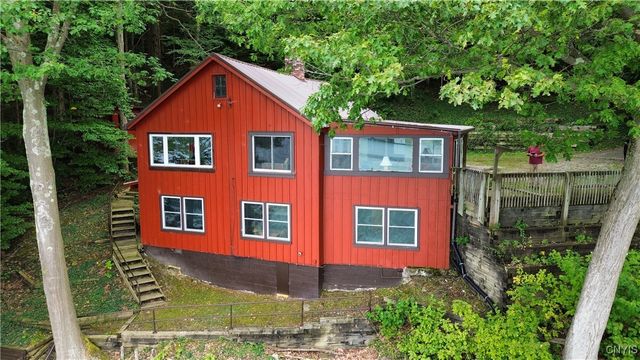 18 Fire Lane 4, Niles, NY 13080