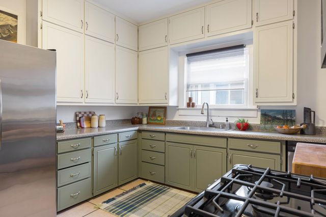 865 54Th St, Oakland, CA 94608