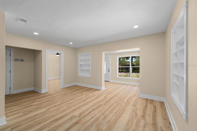 10707 N ROME AVENUE, Tampa, FL 33612