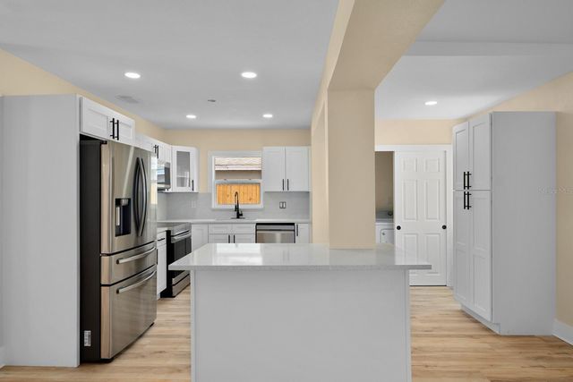 10707 N ROME AVENUE, Tampa, FL 33612