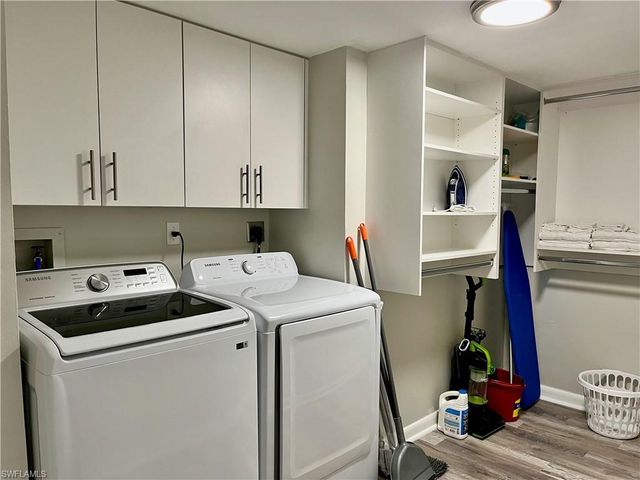 190 Palm DR 1, Naples, FL 34112