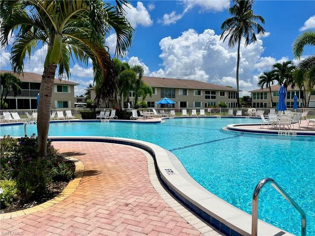 190 Palm DR 1, Naples, FL 34112