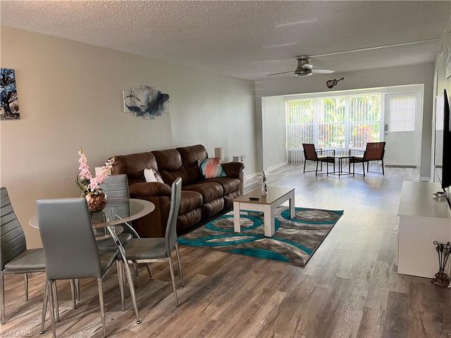 190 Palm DR 1, Naples, FL 34112