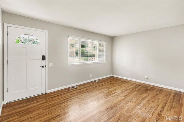 1725 Yaqui Drive, Florissant, MO 63031